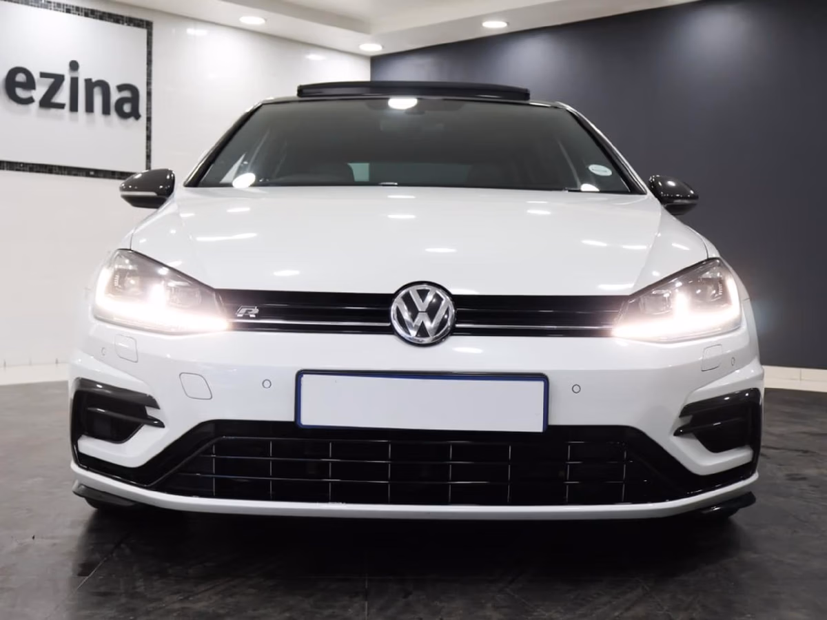 2017 volkswagen golf R • 45 000km • johhanesburg image 4